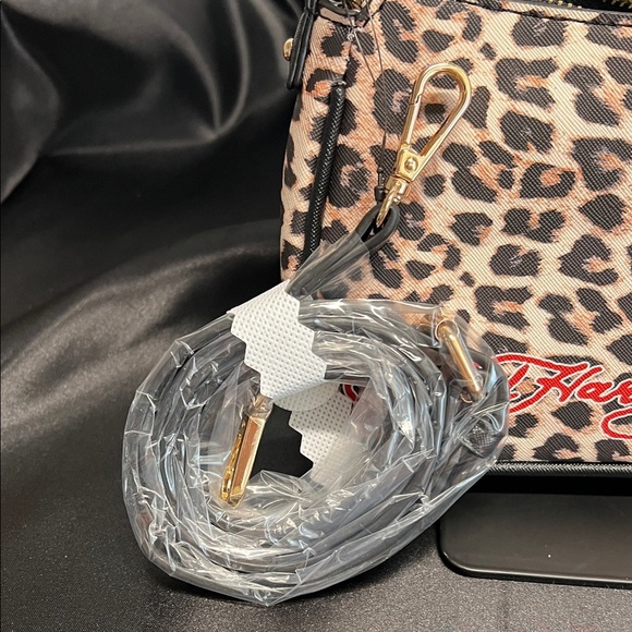 Ed Hardy | Iconic Tiger Rose Shoulder Bag w/ Crossbody Strap - Picture 9 of 16
